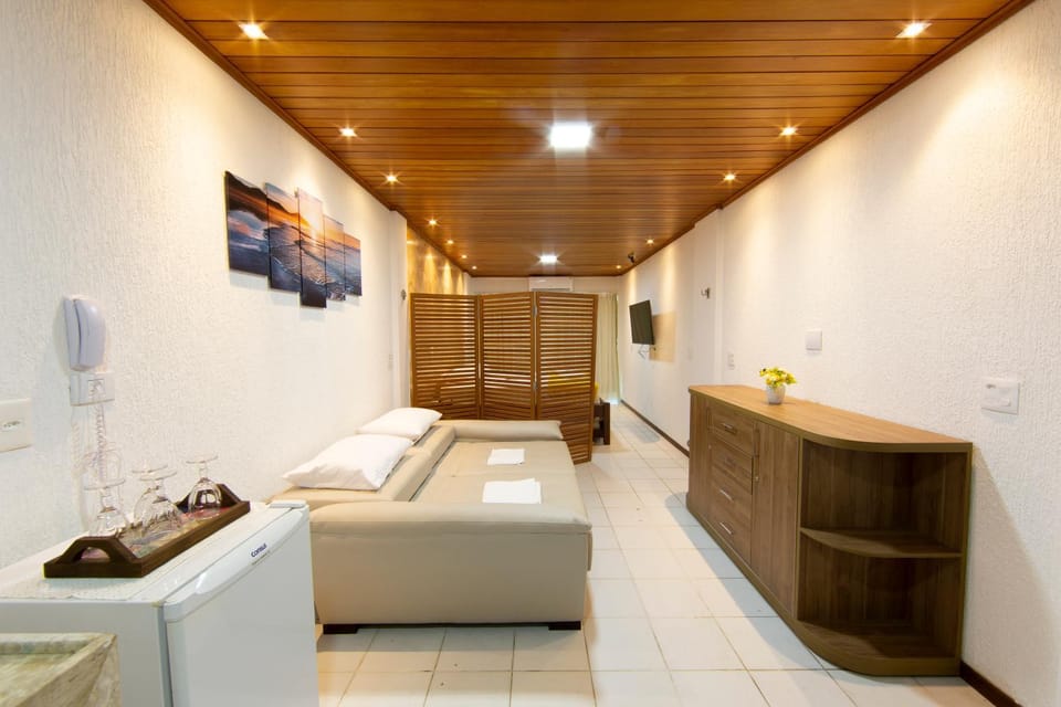 Living room, oven