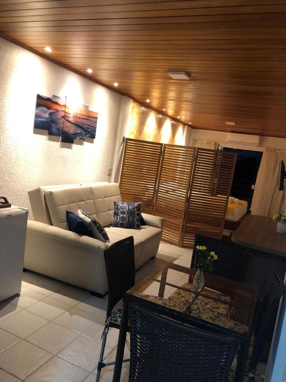 Bed, Living room, Photo of the whole room, Dining area