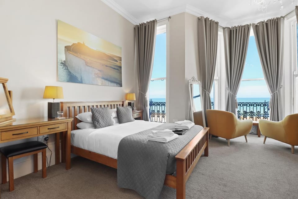 Seating area, Bedroom, Sea view