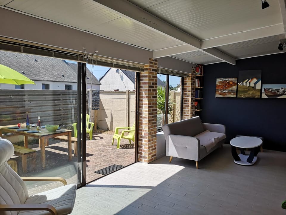 Patio, Lounge or bar