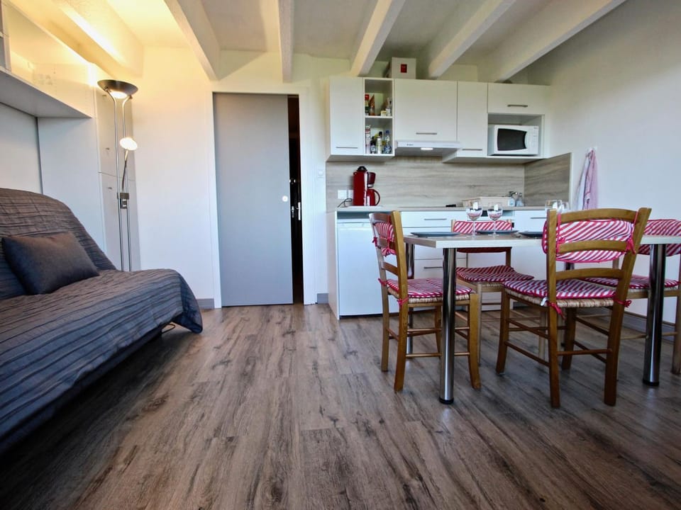 Studio cabine avec balcon et parking couvert - FR-1-340-186 Cabin in Provence