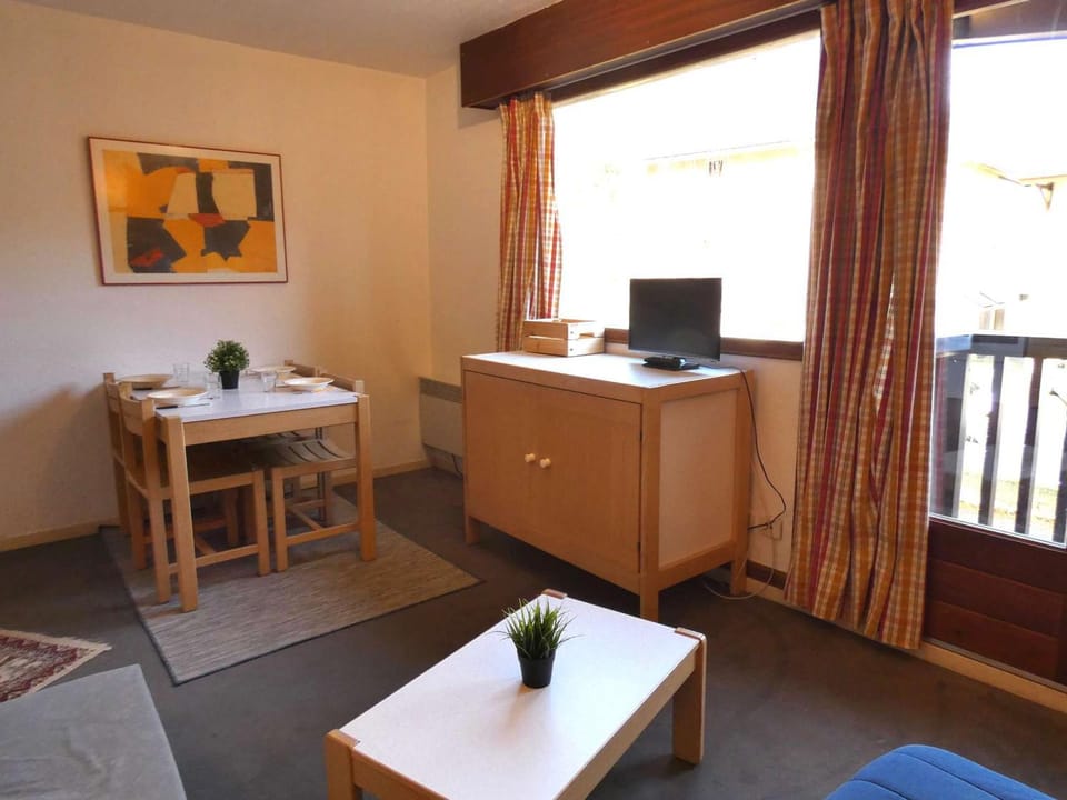 Charmant studio à 1er étage, 4 pers., balcon, salle fitness, park, ski, jacuzzi - St Lary Soulan - FR-1-457-252 Apartment in Saint-Lary-Soulan