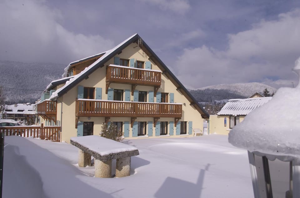 Property building, Winter