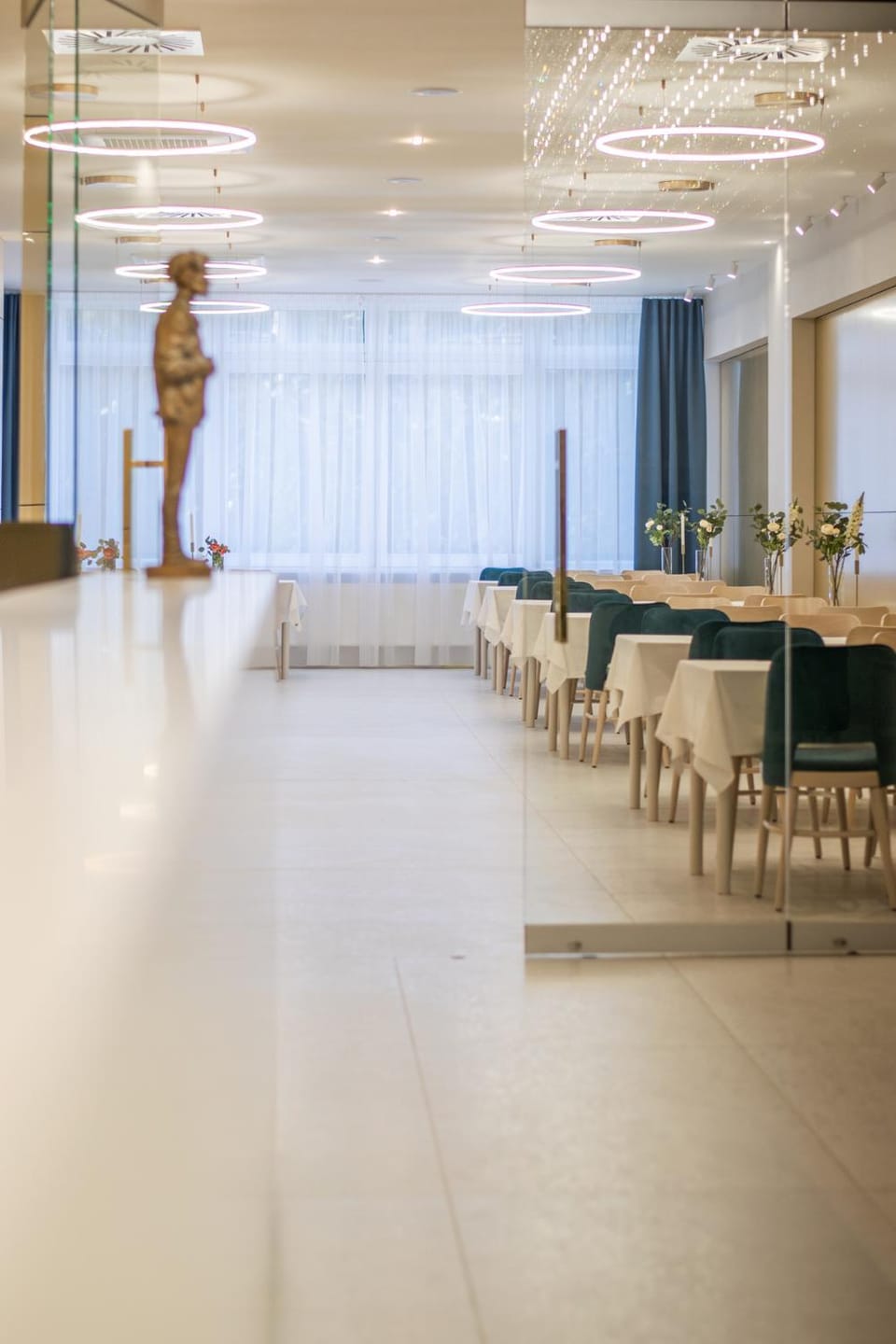 Restaurant/places to eat, Banquet/Function facilities