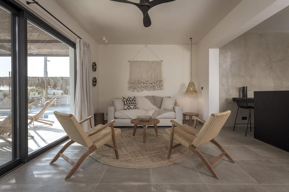 Living room, Seating area