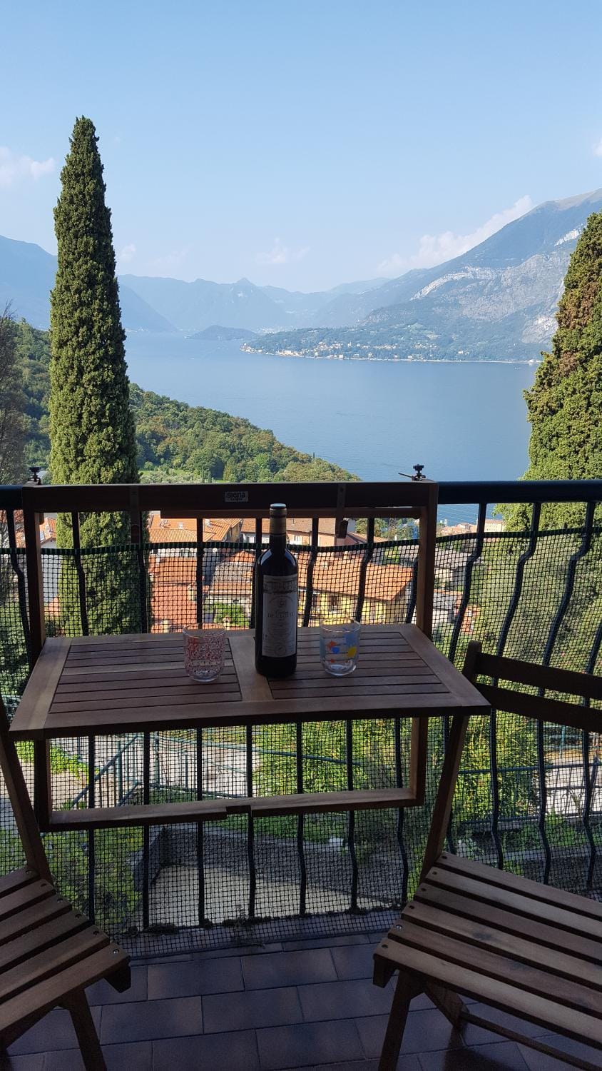 Balcony/Terrace, Dining area, Lake view
