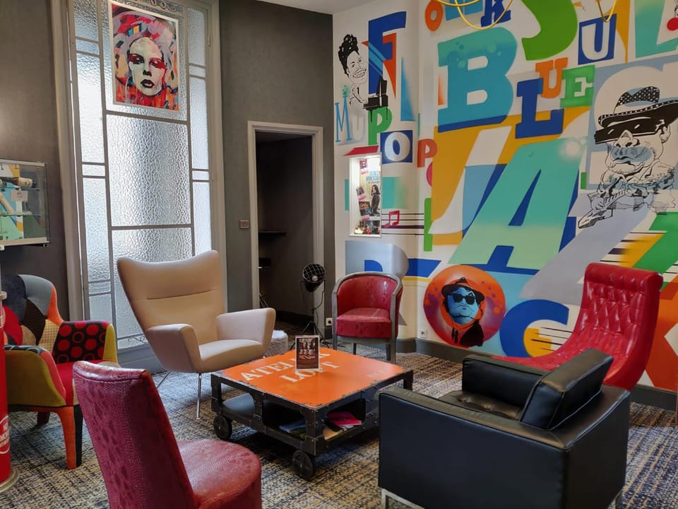 Communal lounge/ TV room, Lobby or reception, Seating area