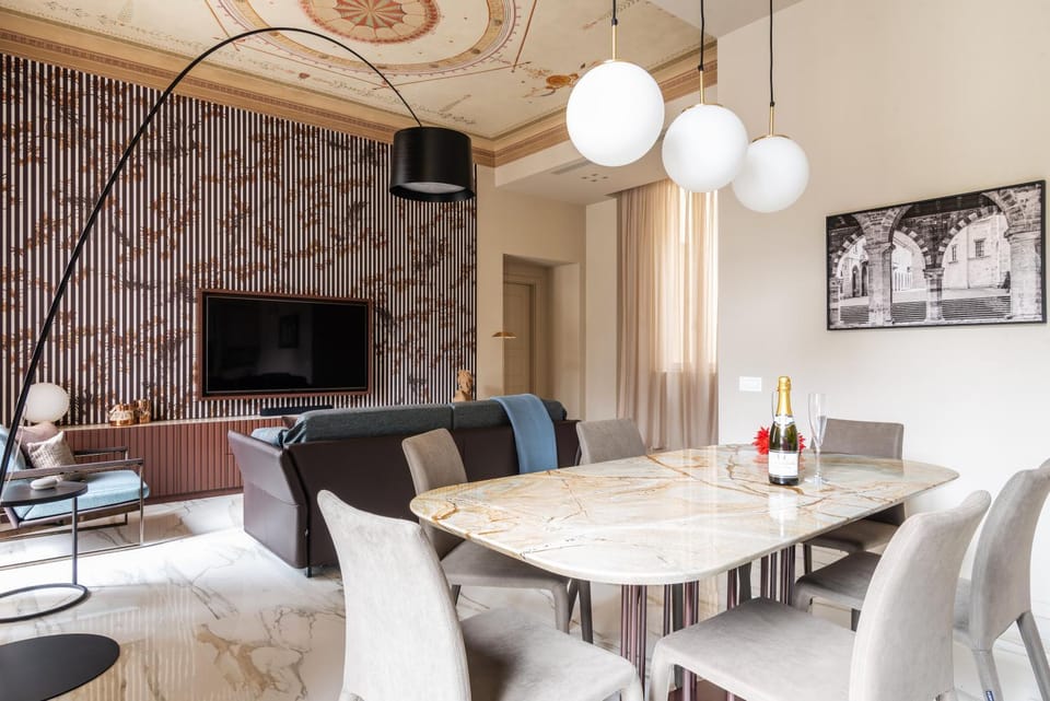 Living room, Dining area