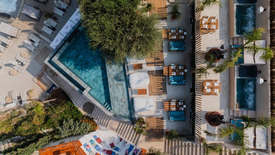 Restaurant/places to eat, Swimming pool, Swimming pool