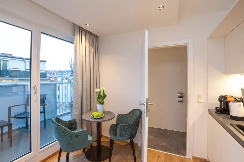 Coffee/tea facilities, Kitchen or kitchenette