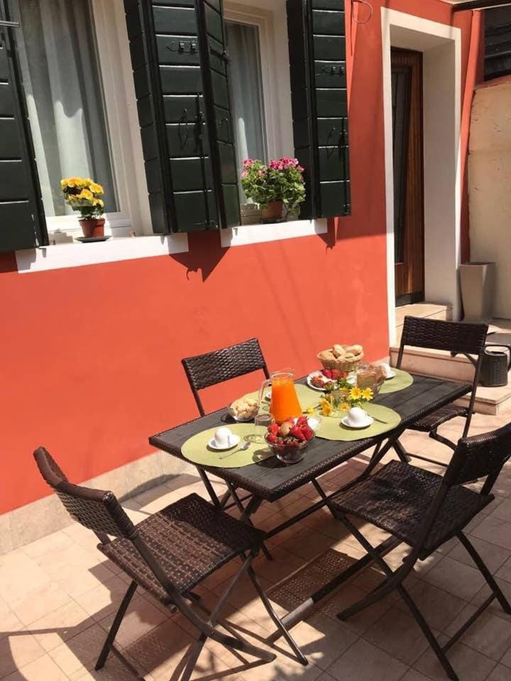 Patio, Facade/entrance, Balcony/Terrace, Food and drinks, Breakfast