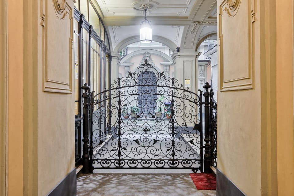 Inner courtyard view