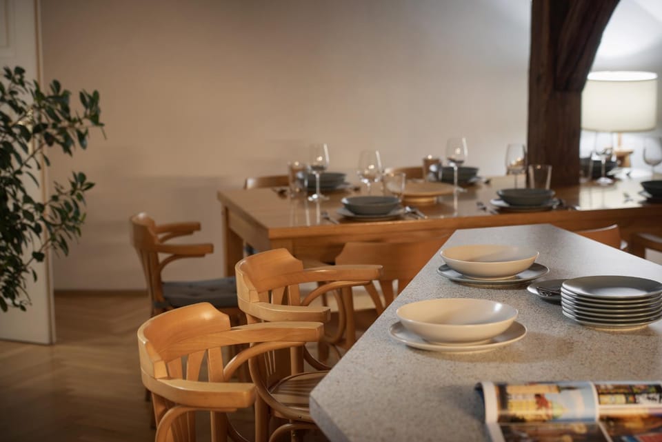 Seating area, Dining area