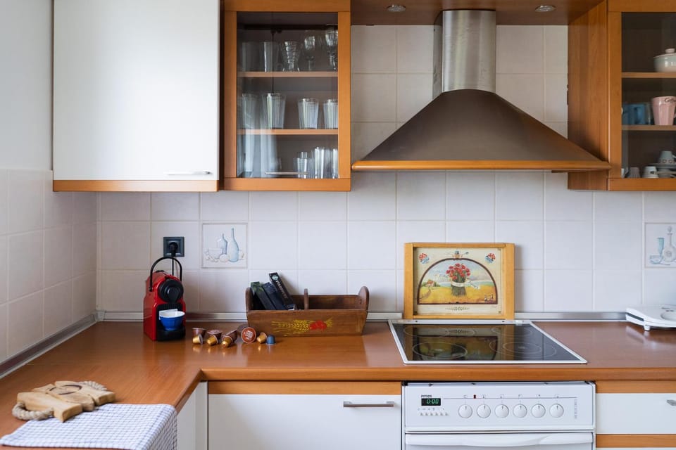 Kitchen or kitchenette, pet friendly, stove