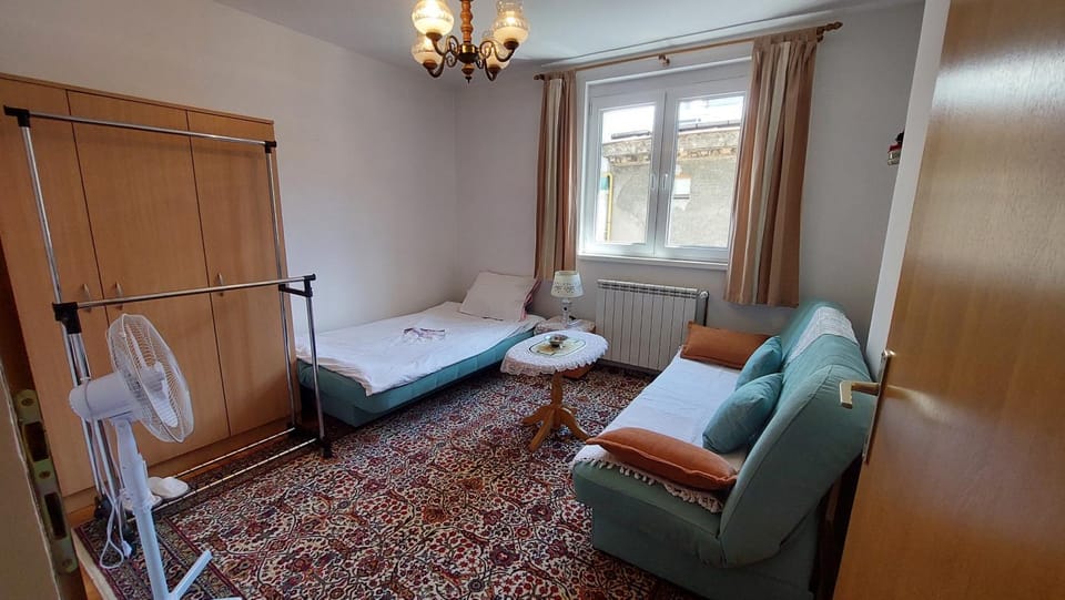 Bed, Photo of the whole room, Seating area, Bedroom, wardrobe