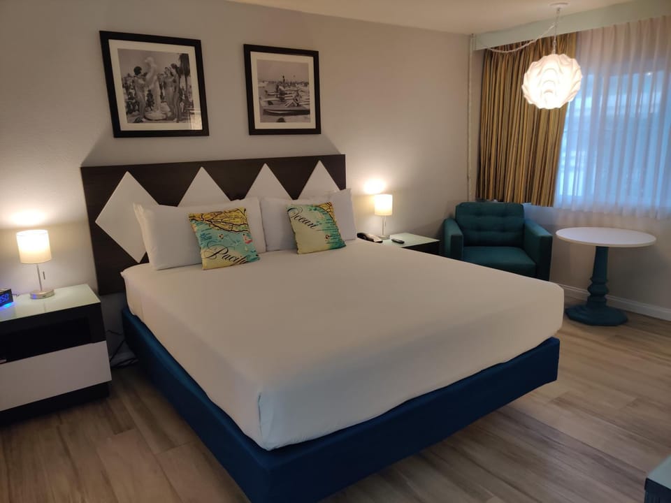 Bed, Photo of the whole room
