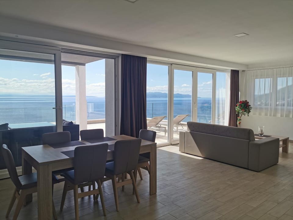 Dining area, Sea view