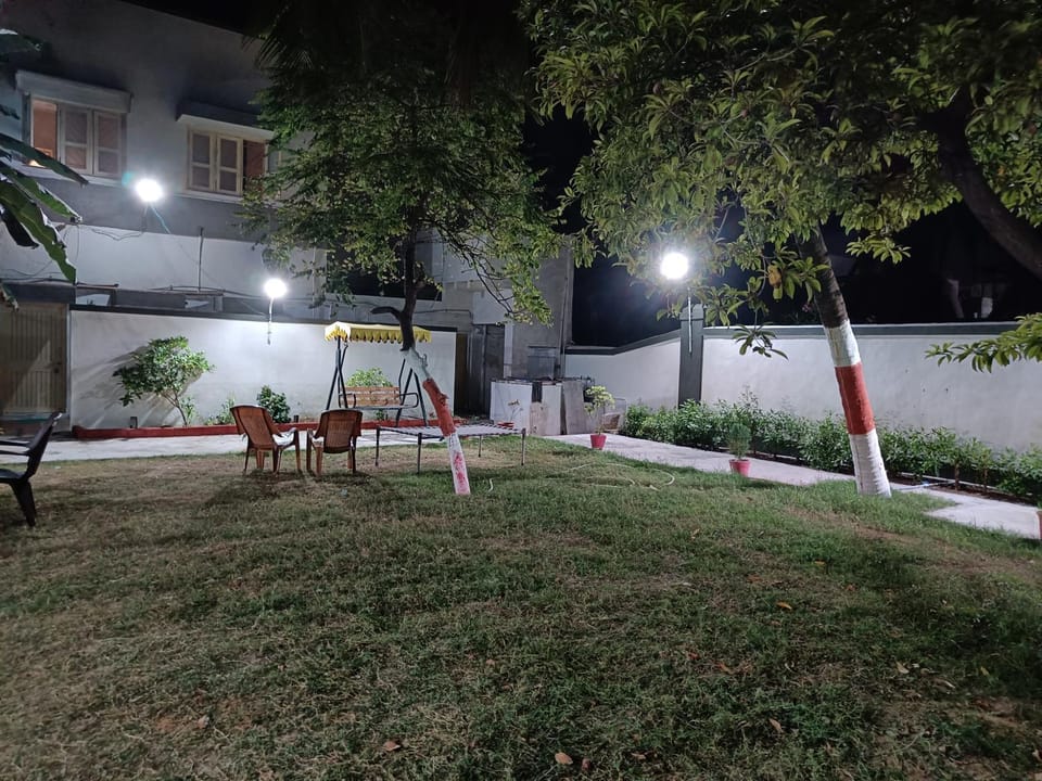 Night, Children play ground