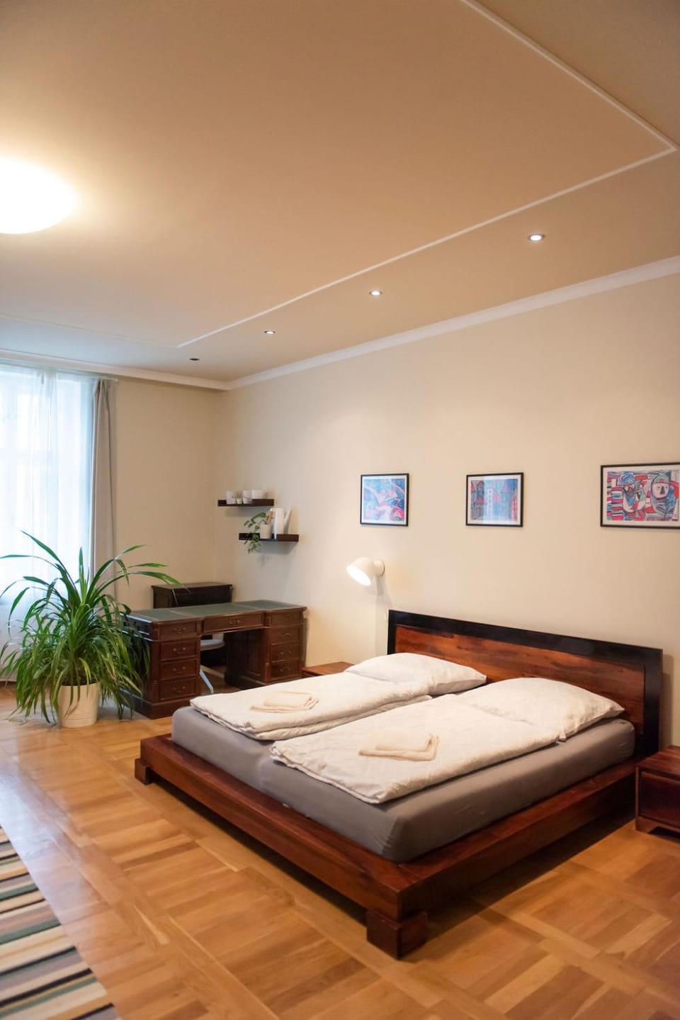 velký apartmán (145m2), v historickom centre Bratislavy na pešej zóne Apartment in Bratislava