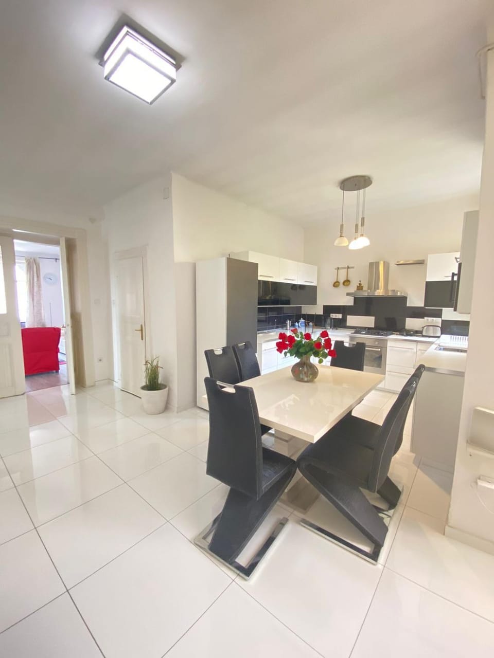 Kitchen or kitchenette, Seating area, Dining area