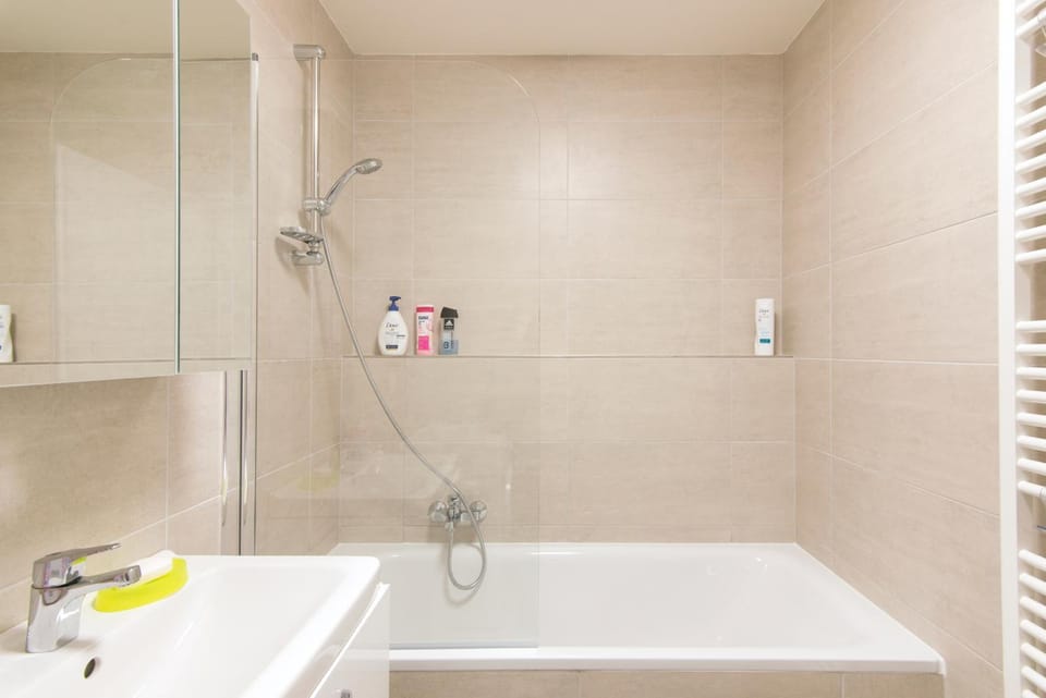Spacious 2BR with balcony in Prague - Comfort & Style Apartment in Prague
