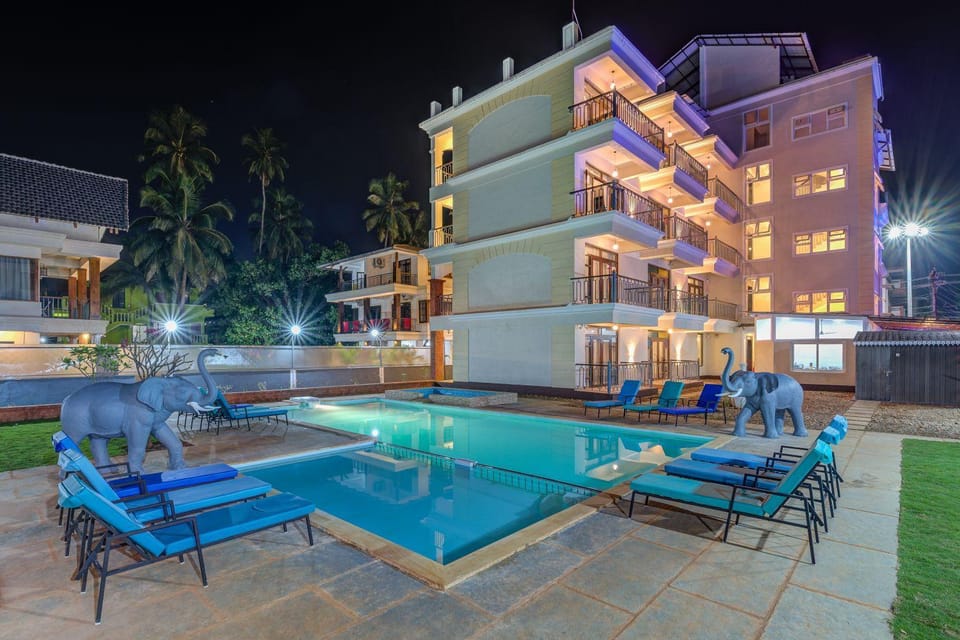 Property building, Swimming pool