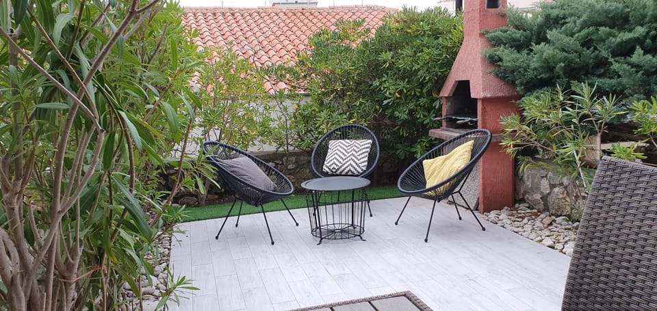 Patio, BBQ facilities, Balcony/Terrace