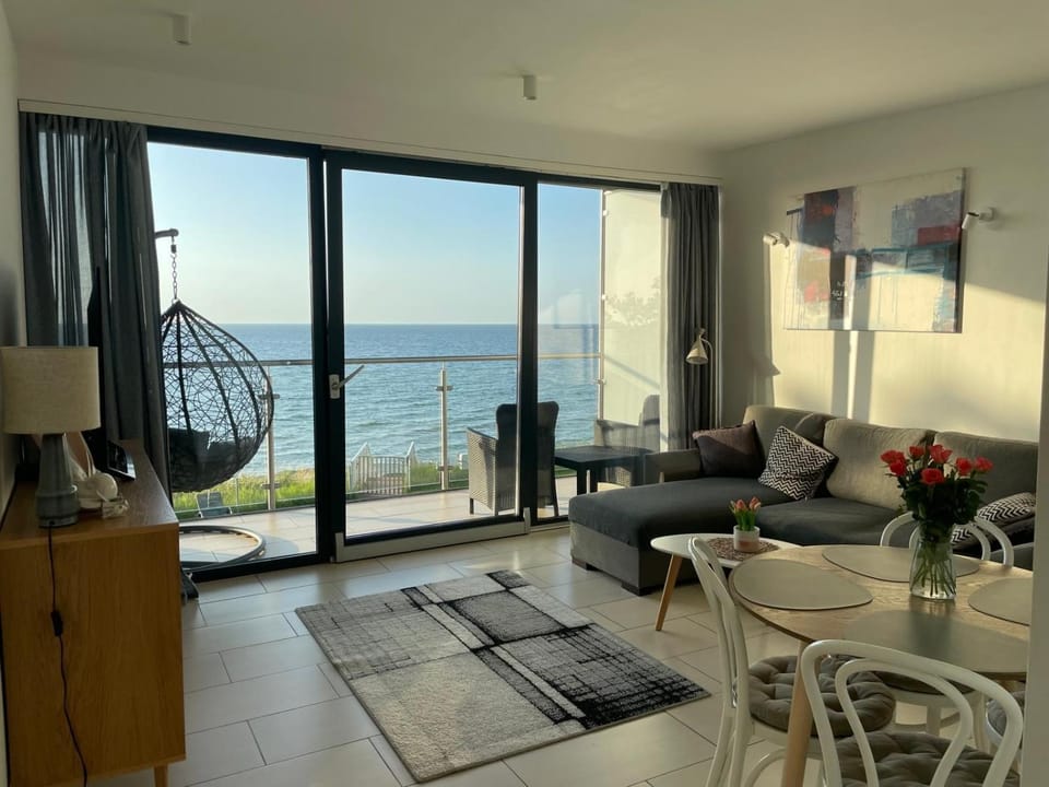 Living room, Sea view