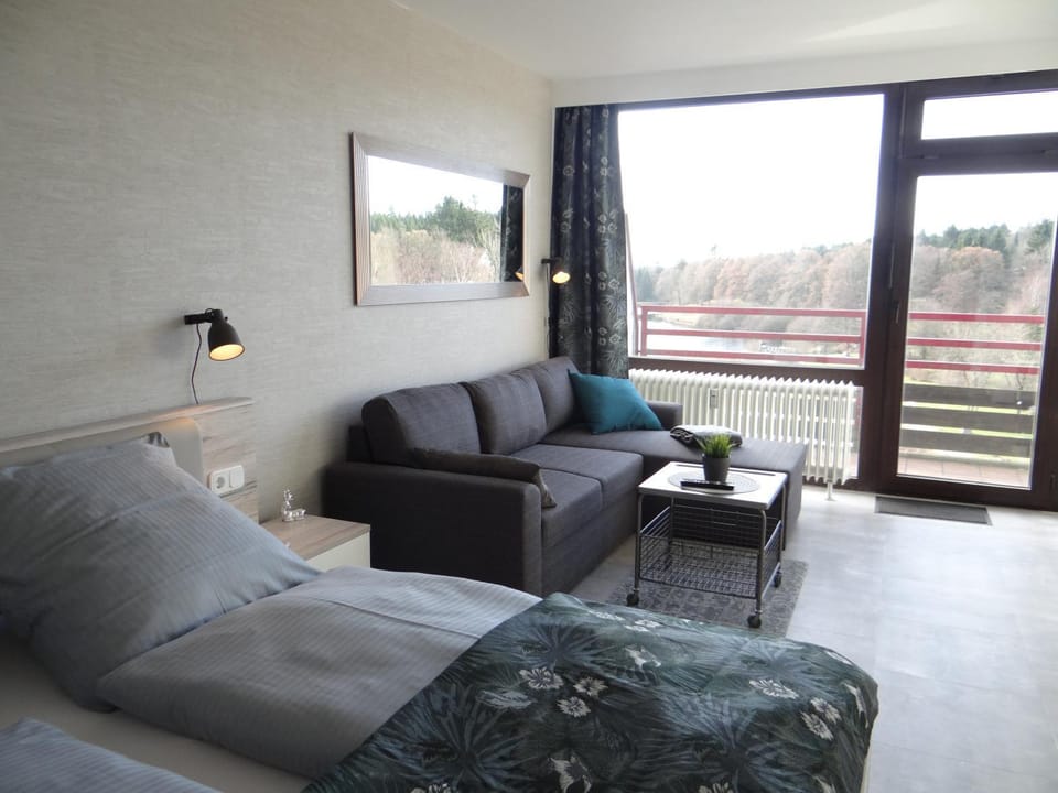 Photo of the whole room, Seating area, Lake view