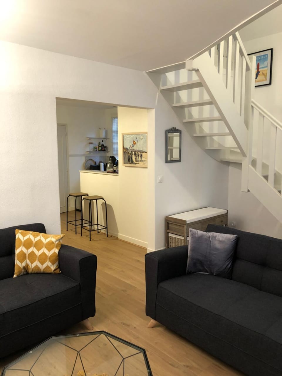 Seating area, Dining area