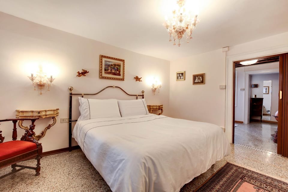 Ca' Apostoli Apartment in Venice