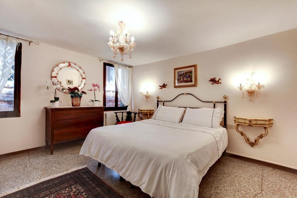 Ca' Apostoli Apartment in Venice