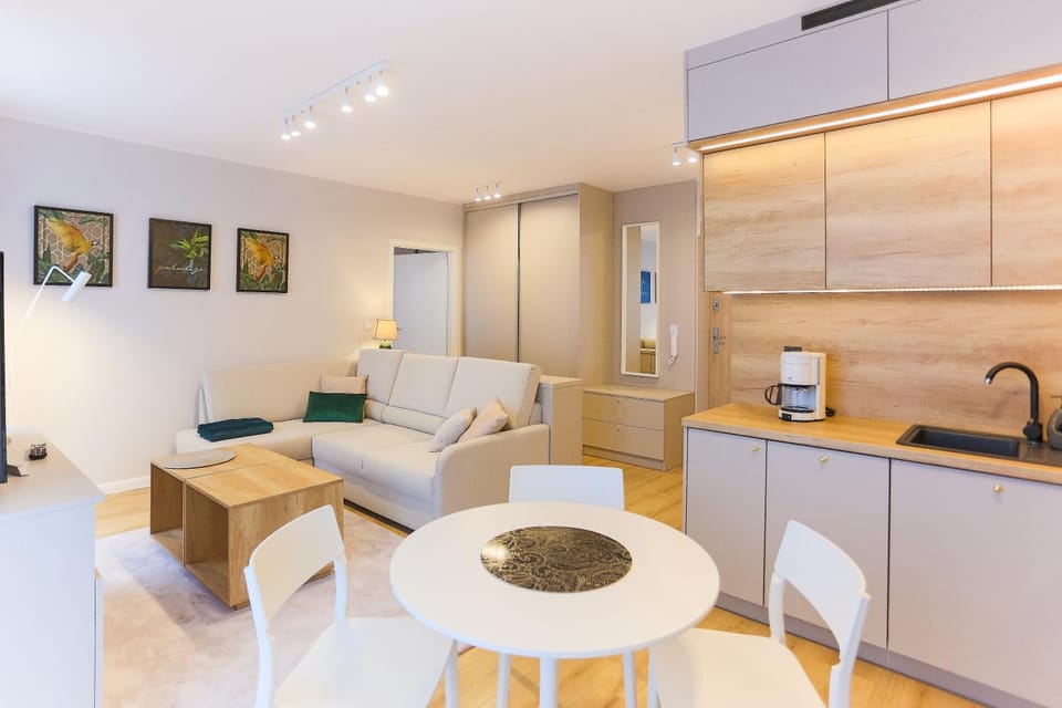 Coffee/tea facilities, Kitchen or kitchenette, Living room, Seating area, Dining area, stove