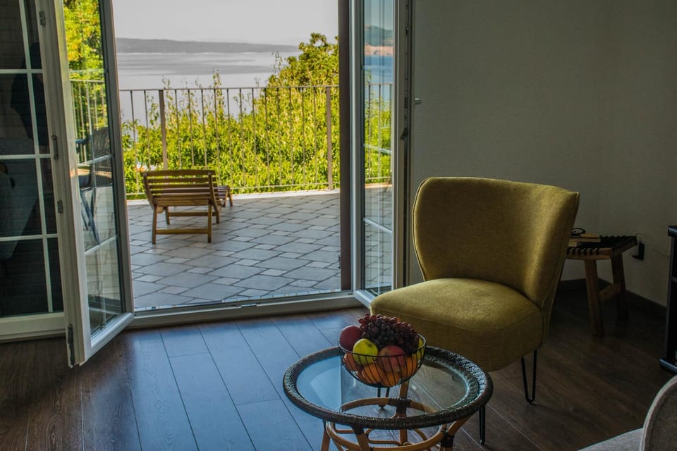 Living room, Sea view