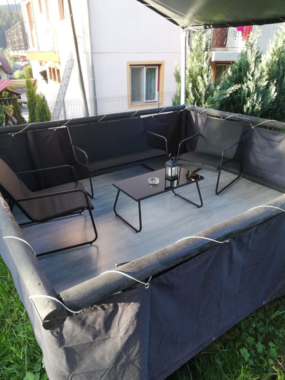 Seating area