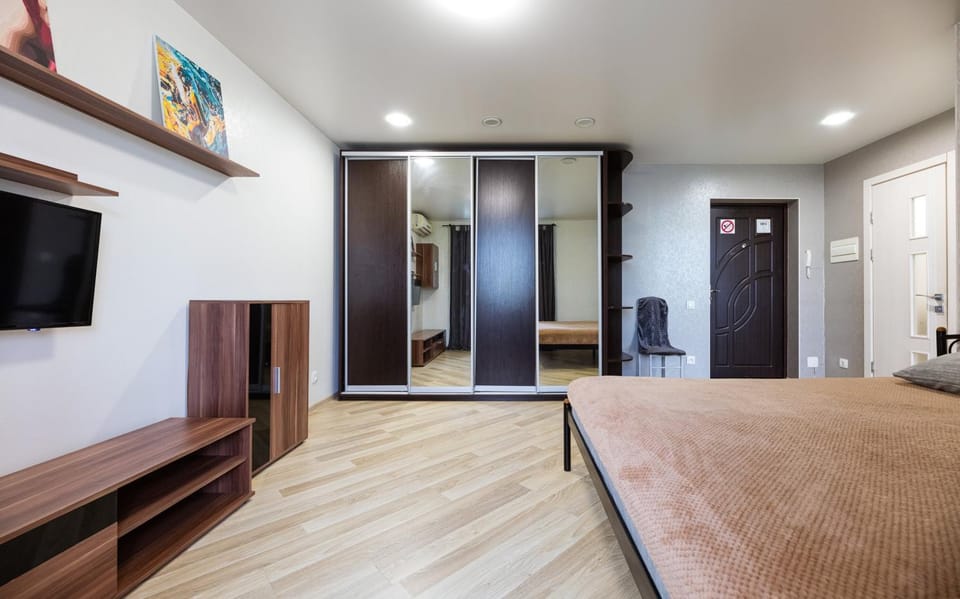Bed, TV and multimedia, Photo of the whole room, Bedroom, wardrobe