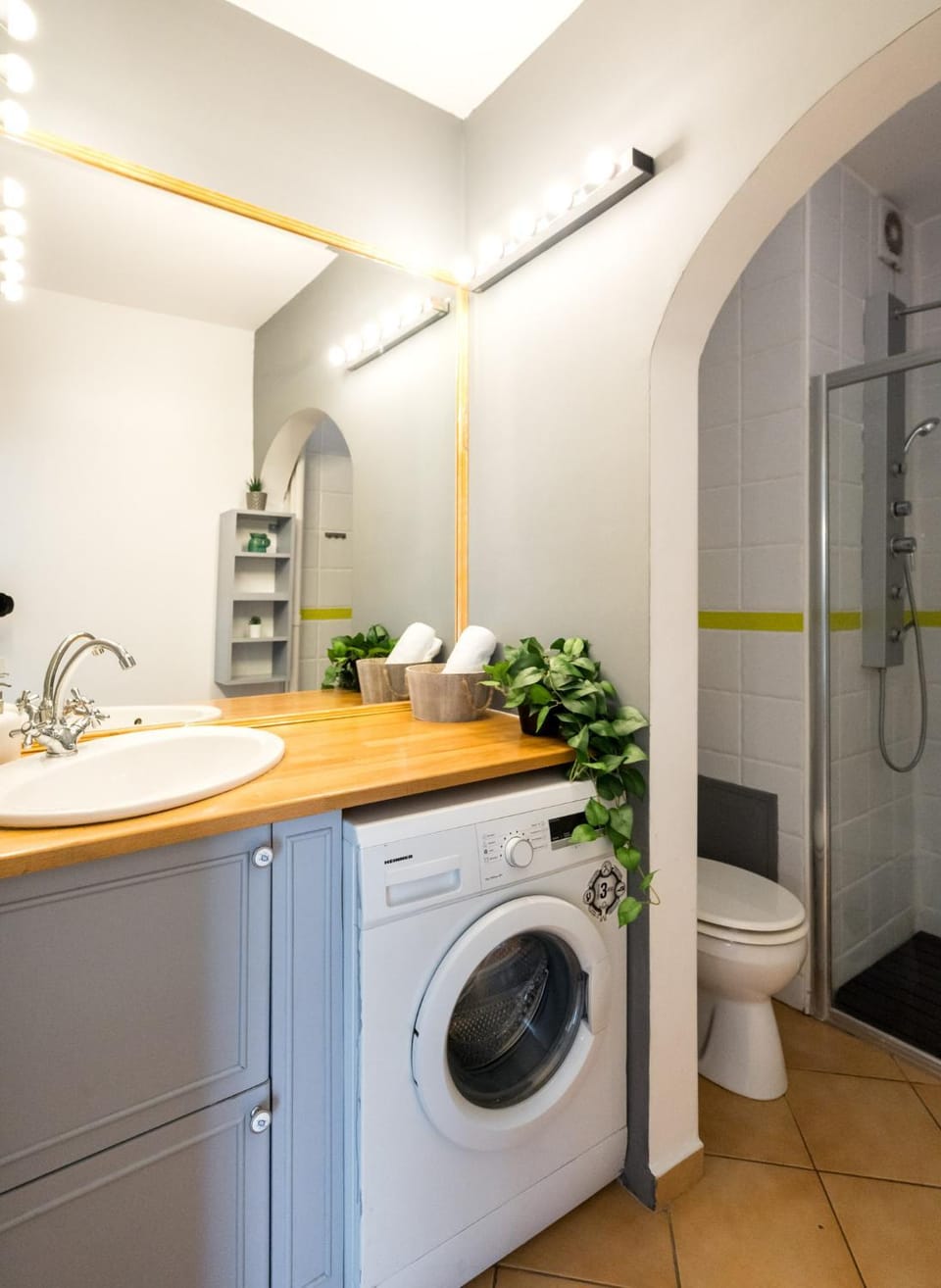 Shower, Toilet, Bathroom, washing machine