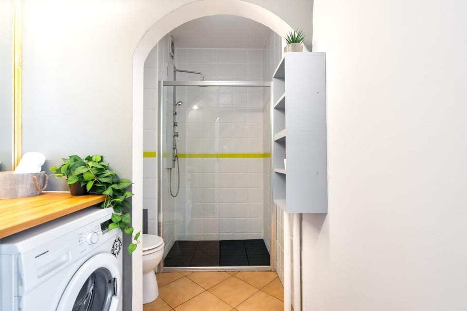 Shower, Bathroom, washing machine