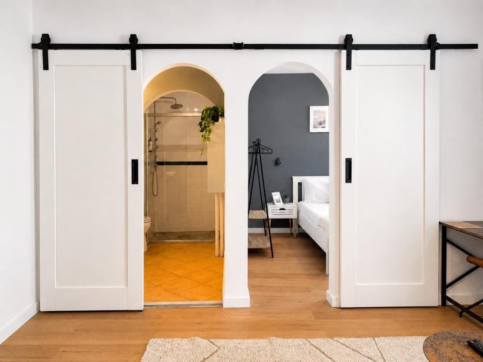 Bed, Kitchen or kitchenette, Photo of the whole room, Bedroom, wardrobe