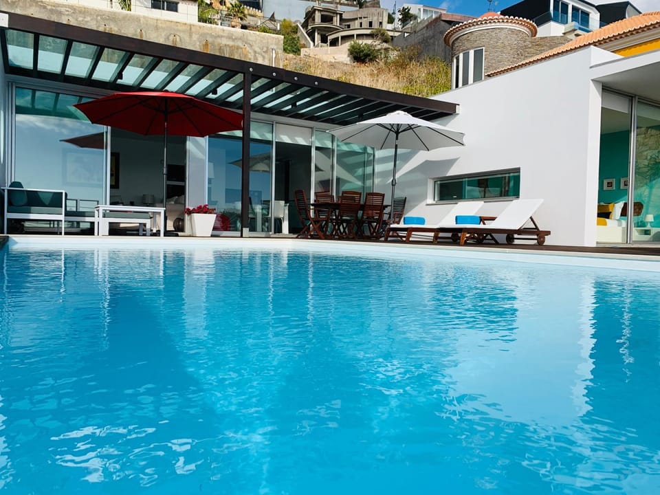 Swimming pool, Swimming pool