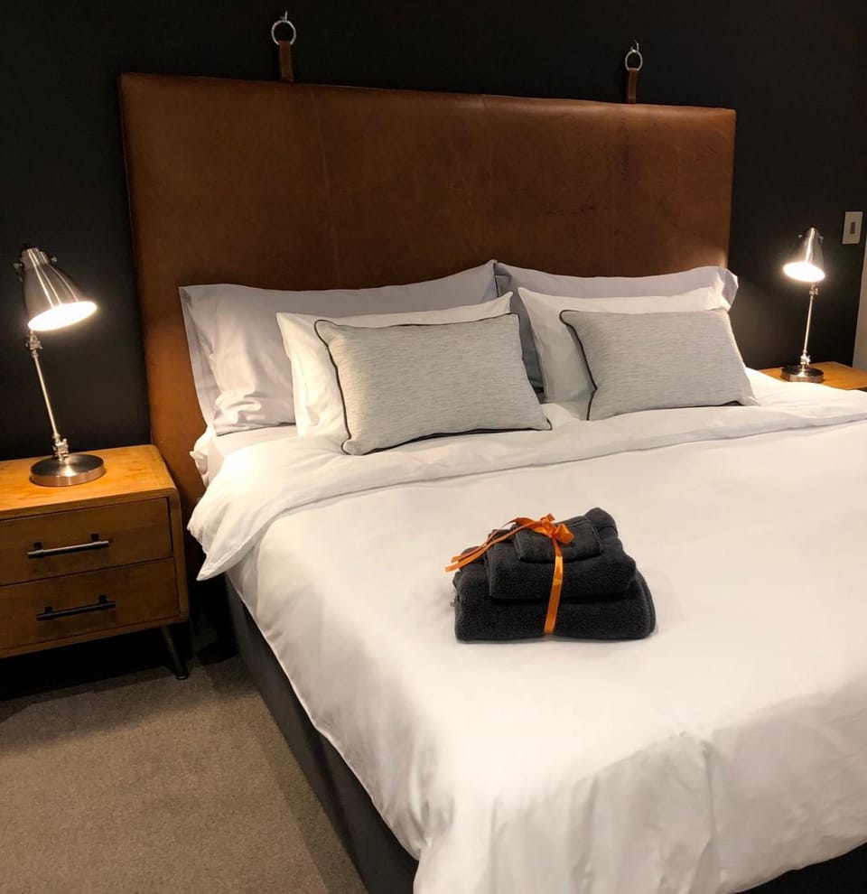 MENLYN MAINE - One Bedroom Penthouse 1614 - NO LOAD SHEDDING!! Apartment in Pretoria