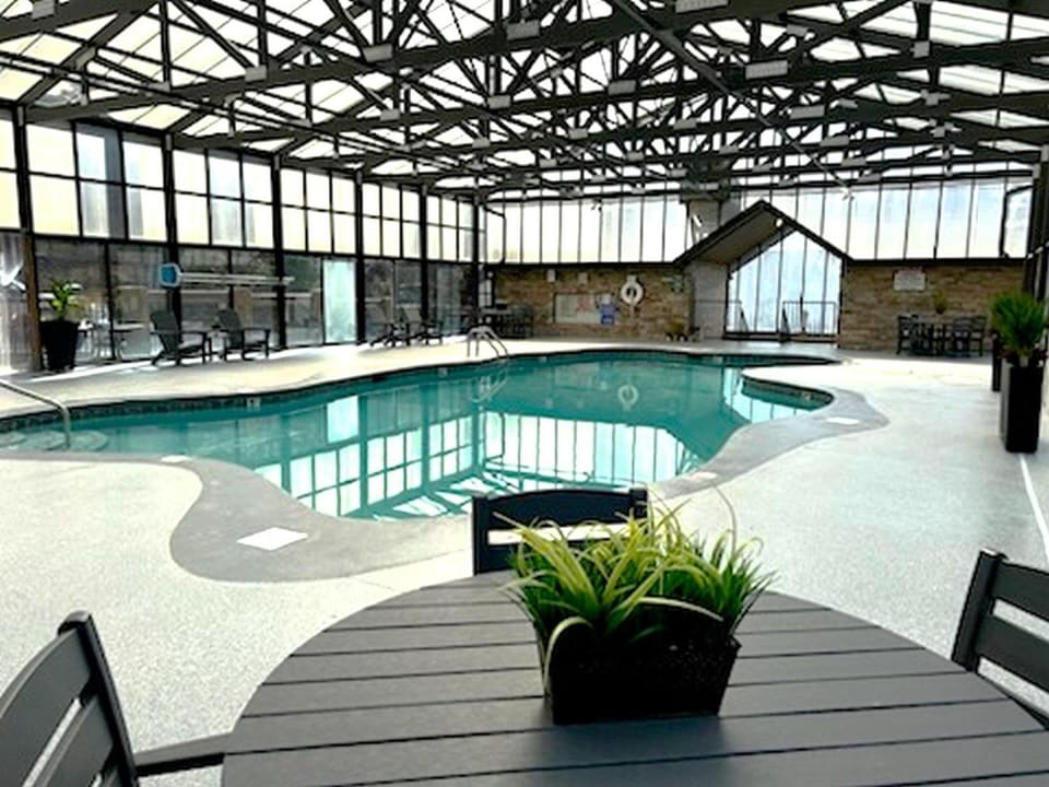 Good Ol Rocky Top - HotTub, Pool, Game Rm, Dollywood House in Sevier County