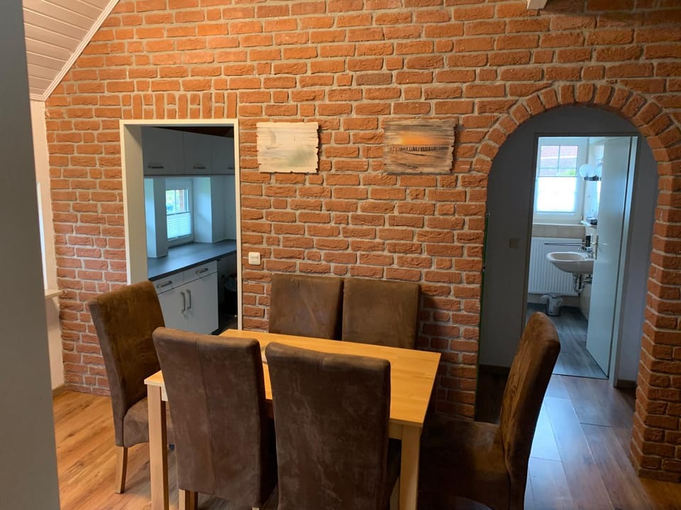 Seating area, Dining area
