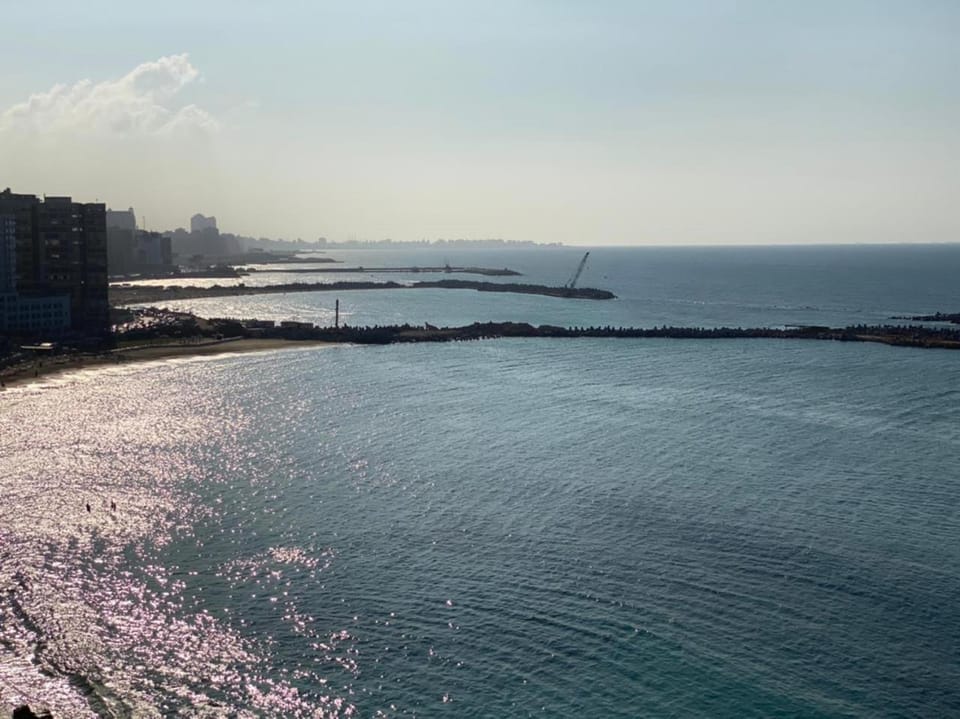 Wide Seaview 3-Bedroom Apartment Apartment in Alexandria