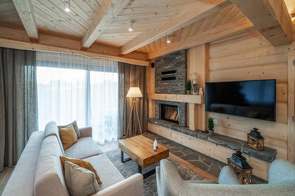 TV and multimedia, Living room, Seating area, Evening entertainment