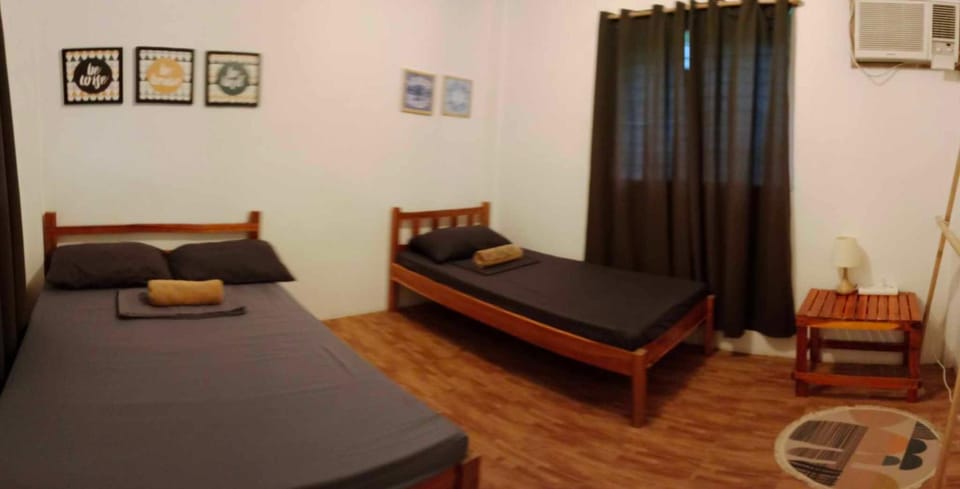 Lazy Juan Beach House Nacpan Hostel in El Nido