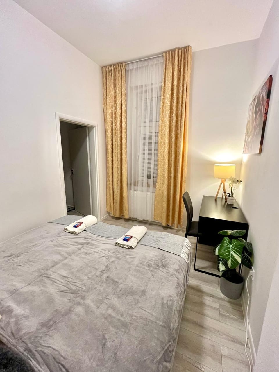 Bed, Bedroom