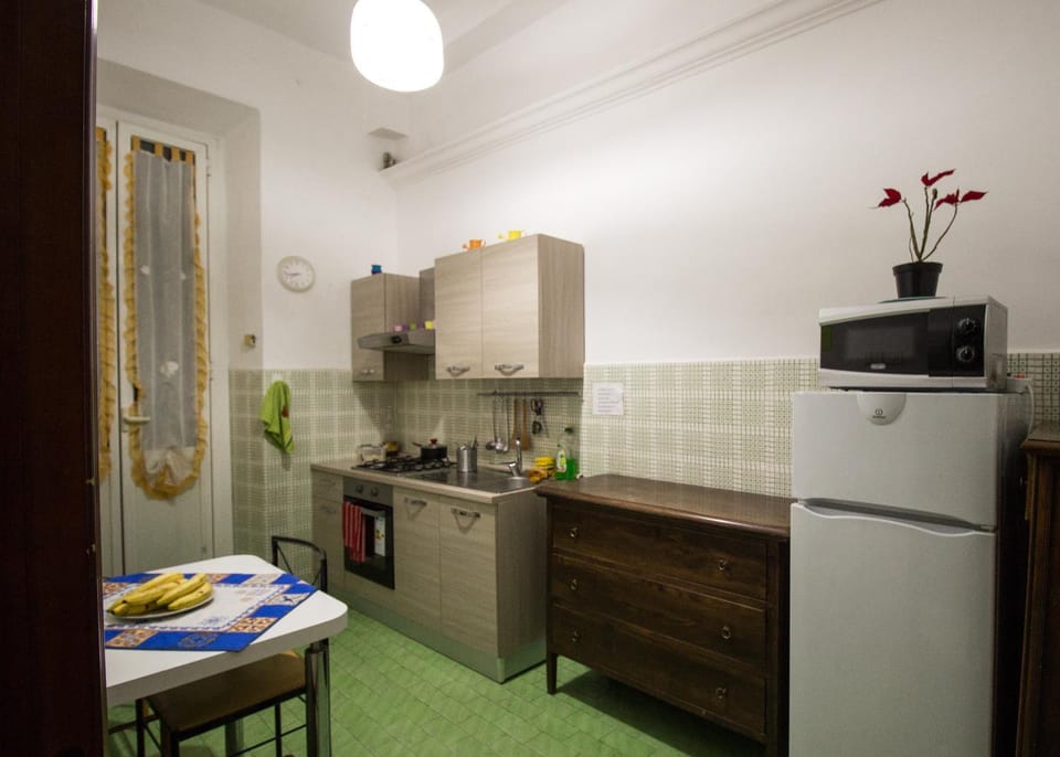 Kitchen or kitchenette, Kitchen or kitchenette, Dining area, Communal kitchen