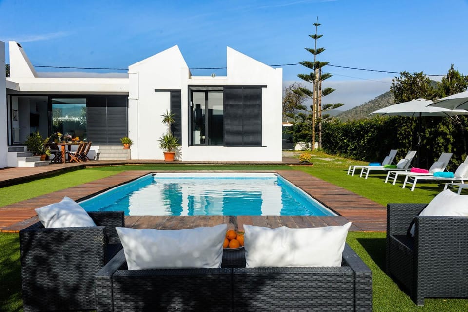Property building, Swimming pool, Swimming pool