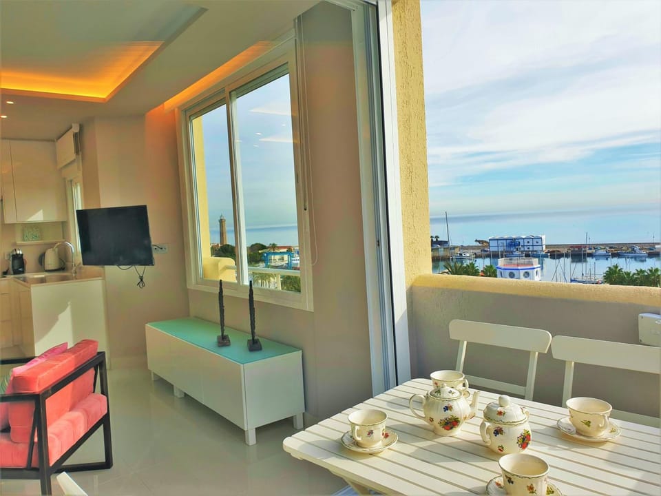 FABULOUS APARTMENT IN FRONT OF SEA & MARINA WITH INCREDIBLE VIEWS Apartment in Estepona